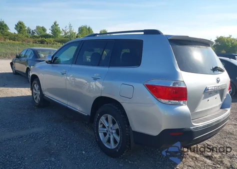 2012 Toyota Highlander Se V6 z USA, uszkodzony, nr VIN 5TDBK3EH3CS136059